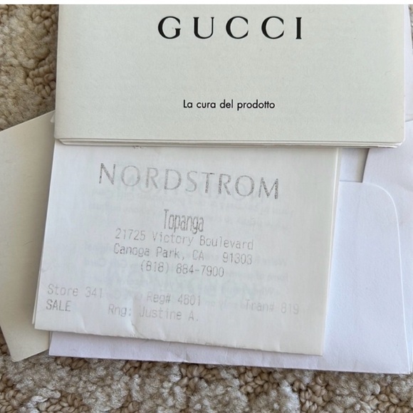 Gucci Velvet Marmont  Bag - Deep Purple with Gold Accents - Picture 3 of 9